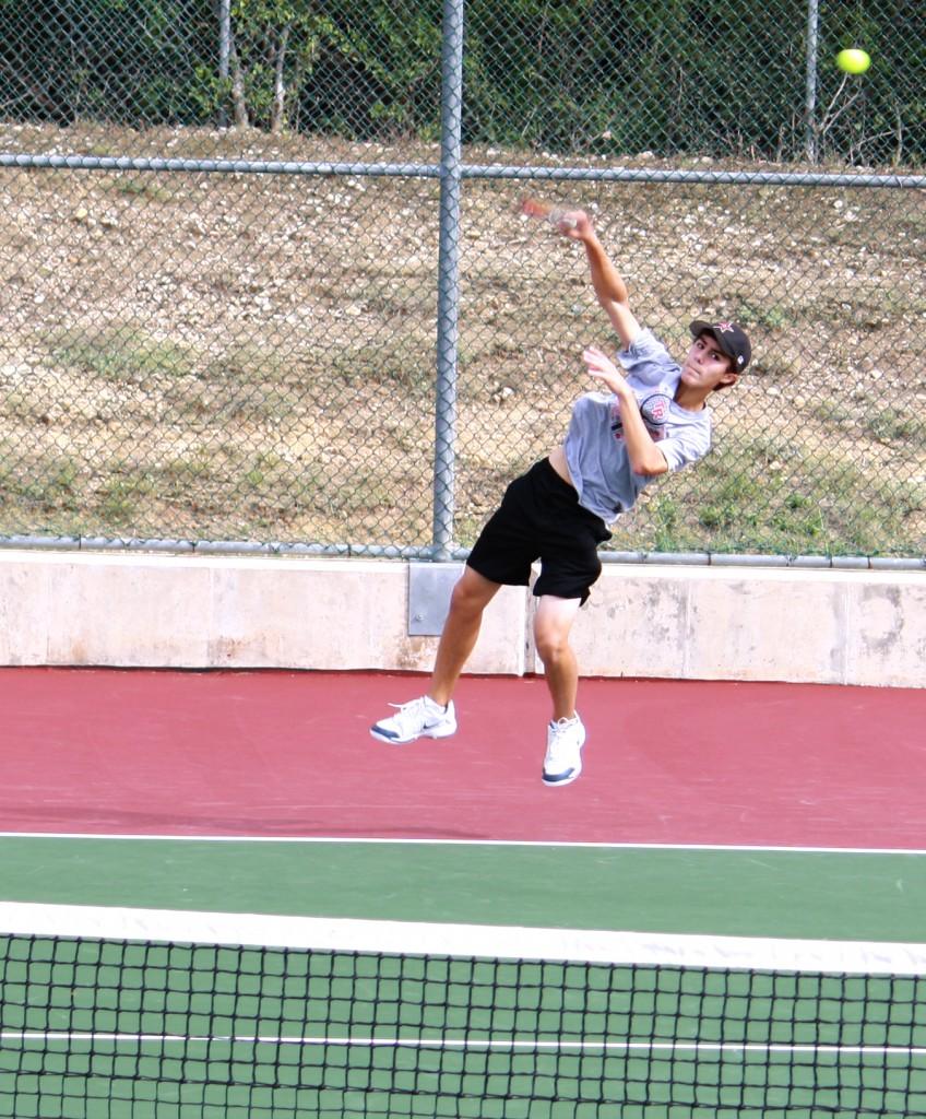 Tennis To Take on MacArthur