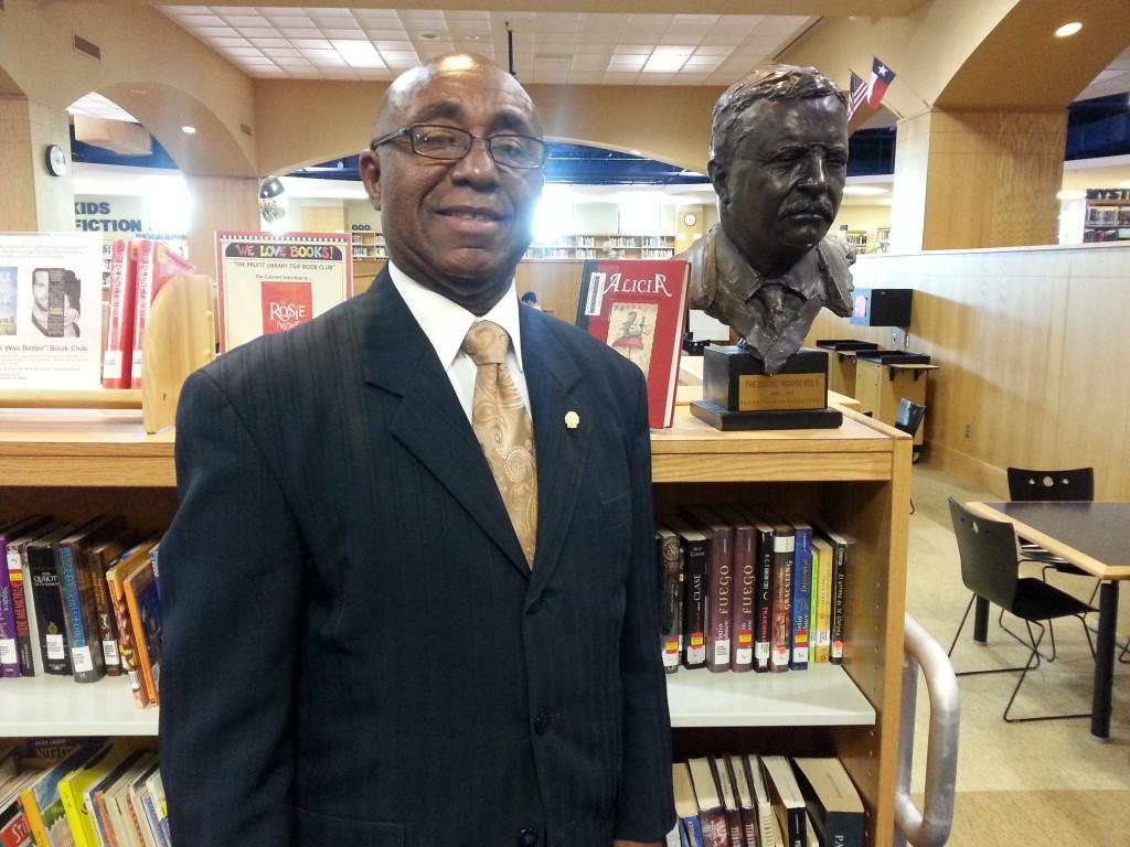 Councilman Toney visits library